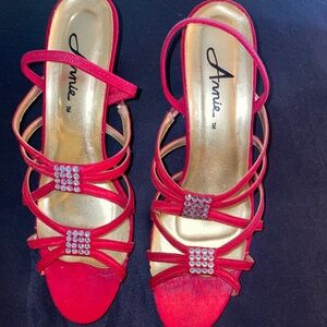 Red dress sandal with rhinestones